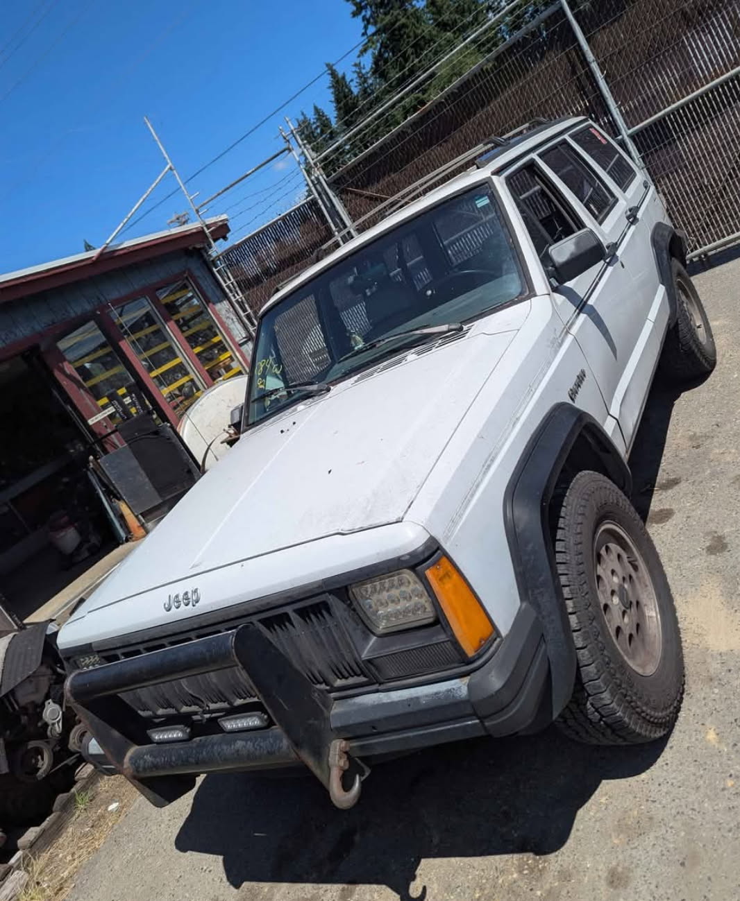 Click for price on this 1992 Jeep Cherokee